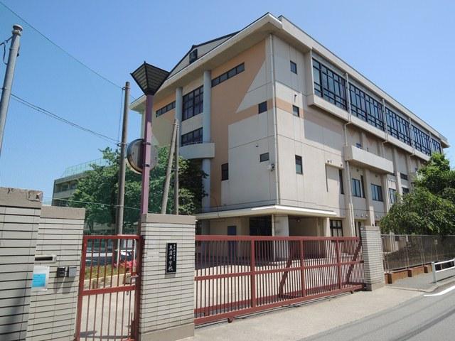 Junior high school. Higashikaba until junior high school 370m