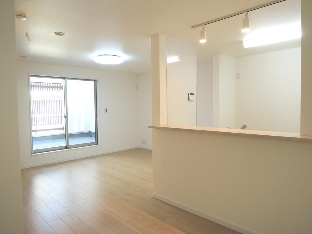 Living. Indoor (12 May 2013) Shooting (1 Building)