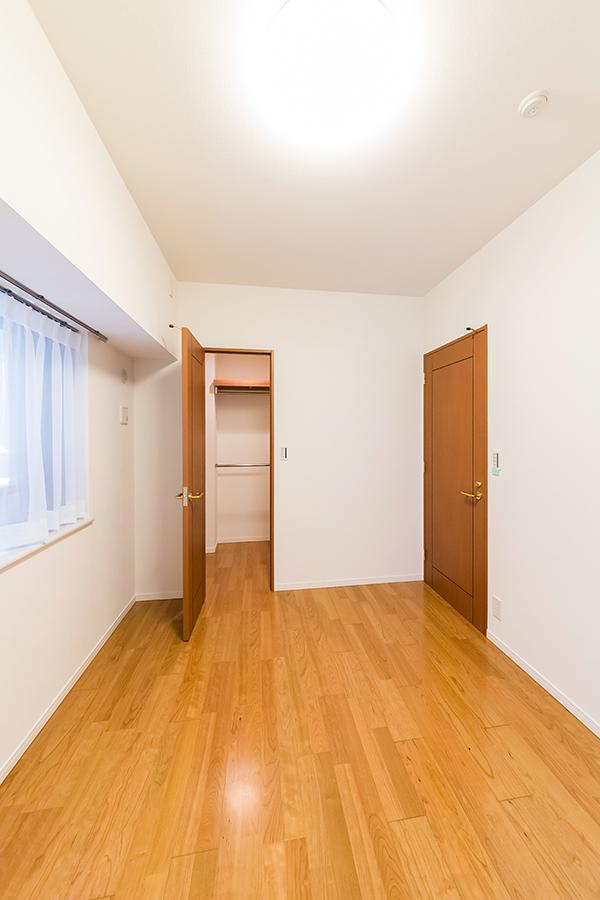 Non-living room. Western-style 1