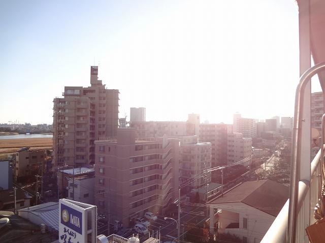 View photos from the dwelling unit. View from the site (October 2013) Shooting