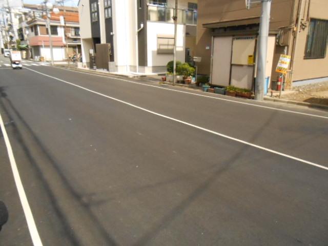 Local photos, including front road. Local (11 May 2013) Shooting