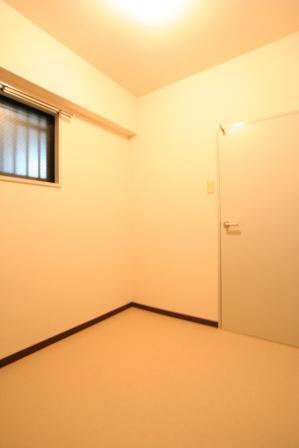 Other room space. Is a multi-purpose space with storage.