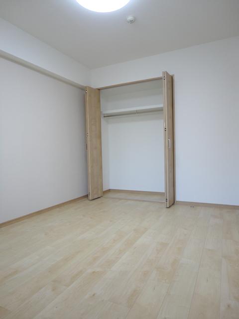 Non-living room. All Western-style, Flooring, closet, Door new exchange already, We are using the products of high solid-tone grade! !