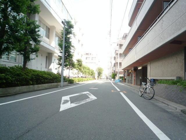 Other local. Frontal road