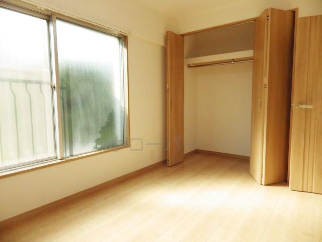 Receipt. Western style room closet