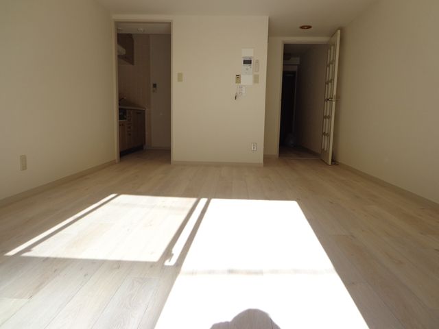 Living and room. Separate reference