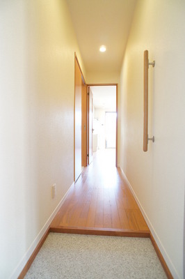 Entrance. Spacious entrance