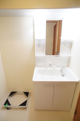 Washroom. Bright washroom