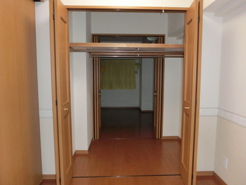 Receipt. Double door closet