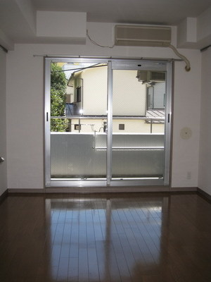 Other room space. Western-style 8 pledge