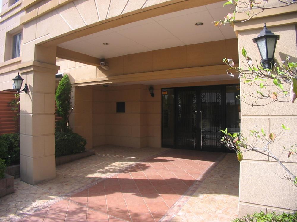 Entrance. Auto-lock system