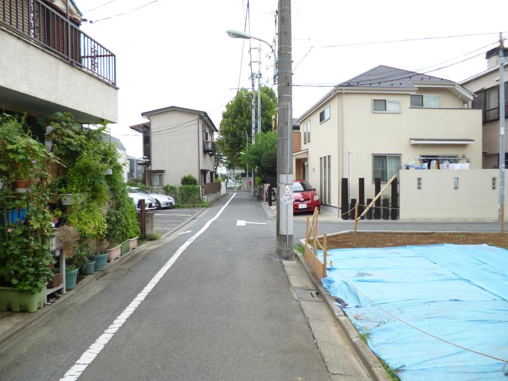 Local photos, including front road. Local front road