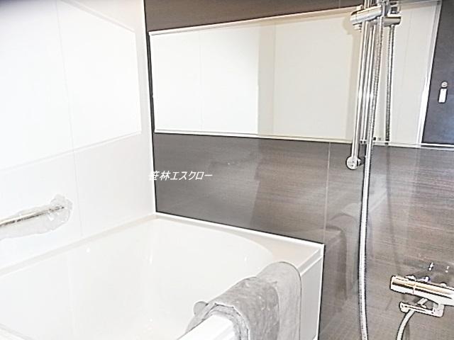 Bathroom. Bathroom Dryer & reheating function unit bus new exchange already