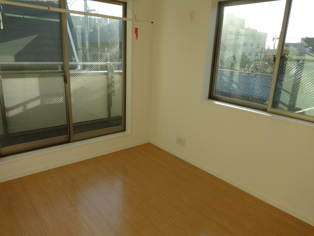 Non-living room. Indoor (11 May 2013) Shooting