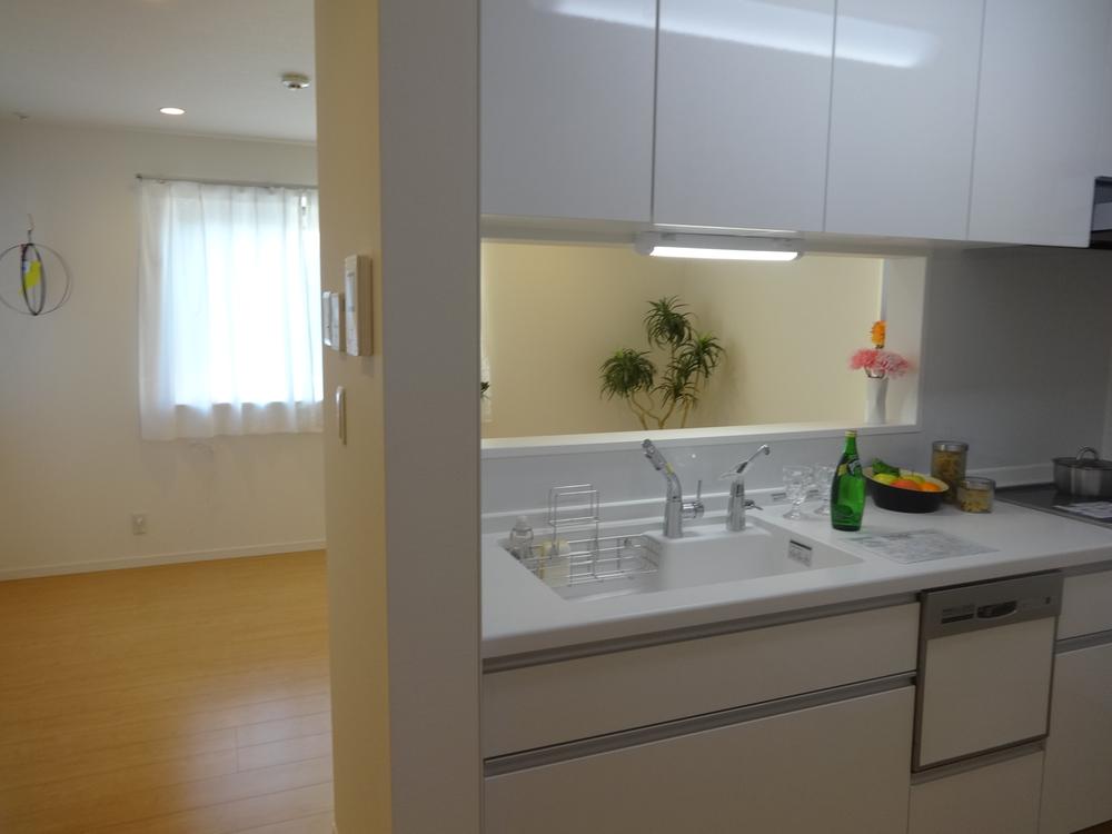 Kitchen. Indoor (11 May 2013) Shooting