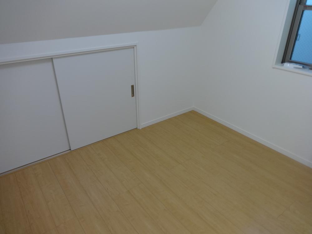 Non-living room. Indoor (11 May 2013) Shooting