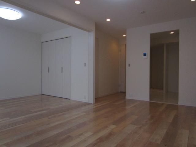 Non-living room. Adjacent to LDK, Western-style 6 tatami