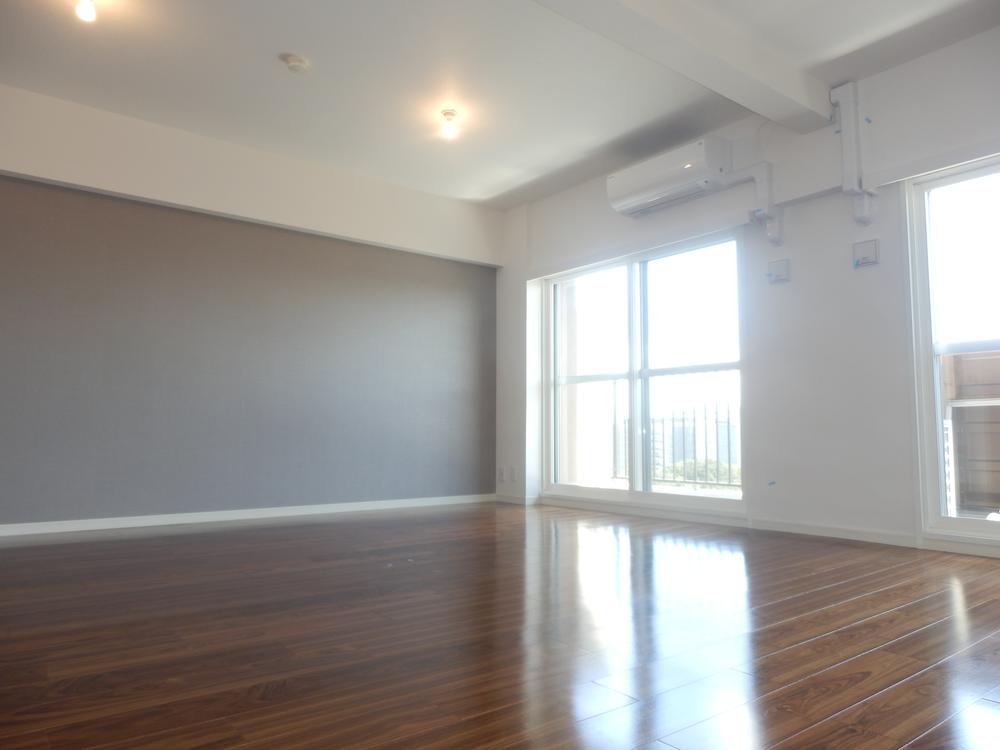 Living. Local (September 2015) Shooting