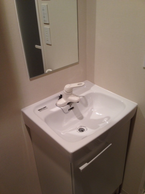 Washroom.  ・  ・ With separate wash basin ・  ・