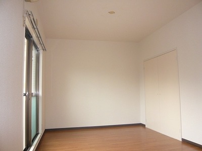 Living and room. Room 2