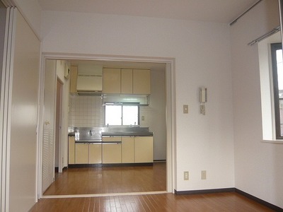 Living and room. Room 1