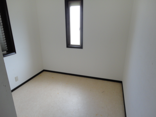 Junior high school. 499m to Ota Ward Yukitani junior high school (junior high school)