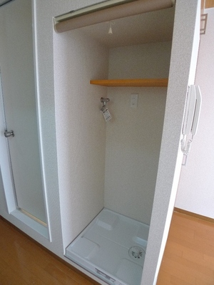 Other. ◆ Washing machine in the room ◆