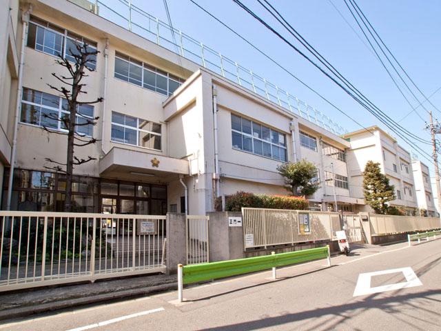 Primary school. Ota Ward Rokugo to elementary school 726m