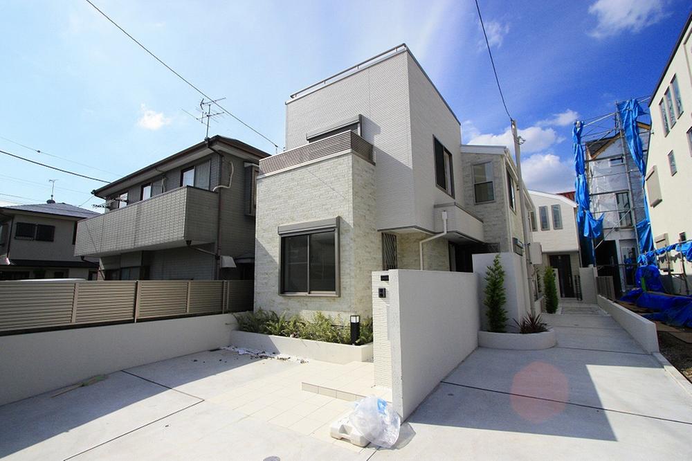 Local appearance photo. Outside 構工 it was also completed. This unique square appearance.