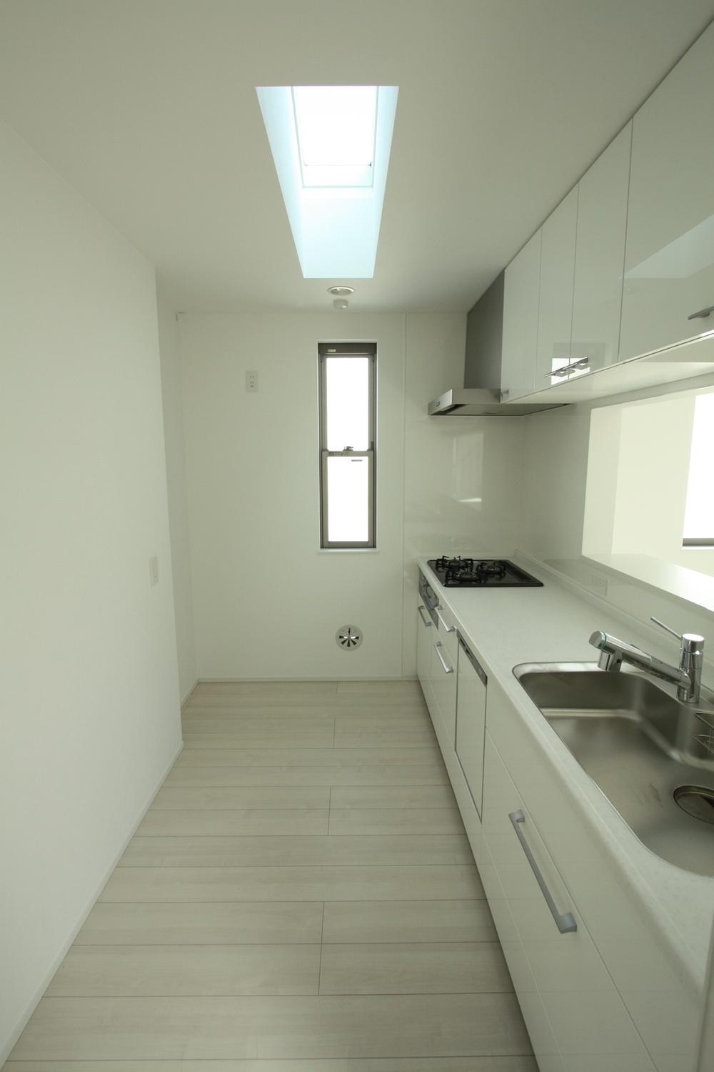 Kitchen. Adopt a face-to-face kitchen