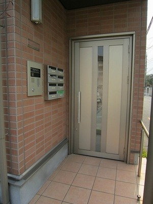Entrance. With auto lock
