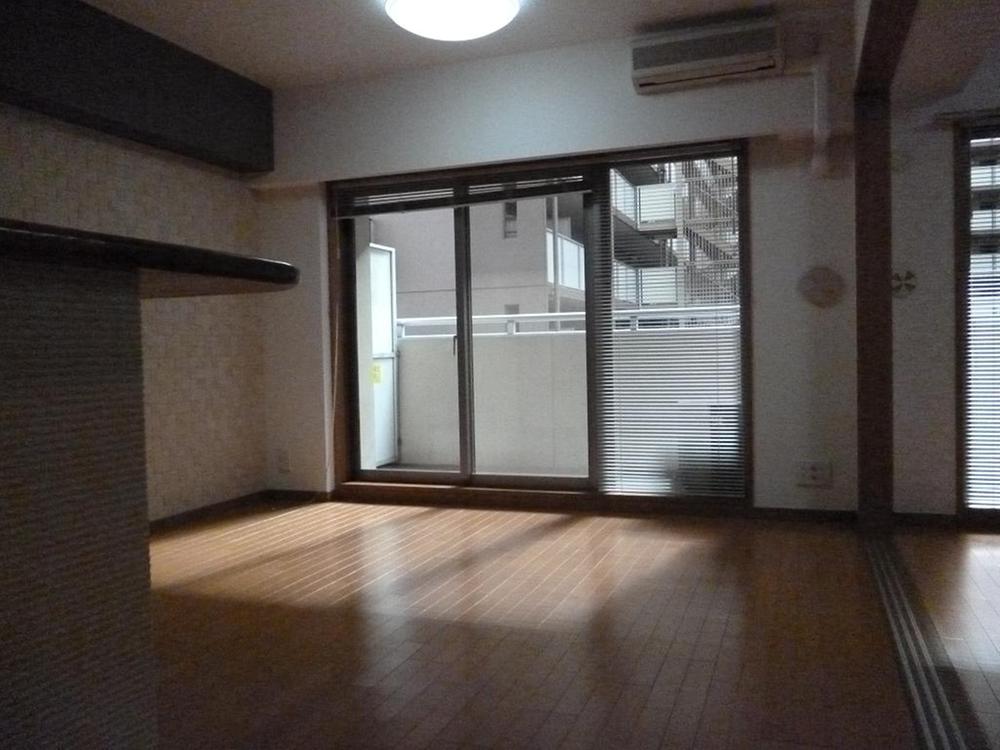 Living. Indoor (12 May 2013) Shooting