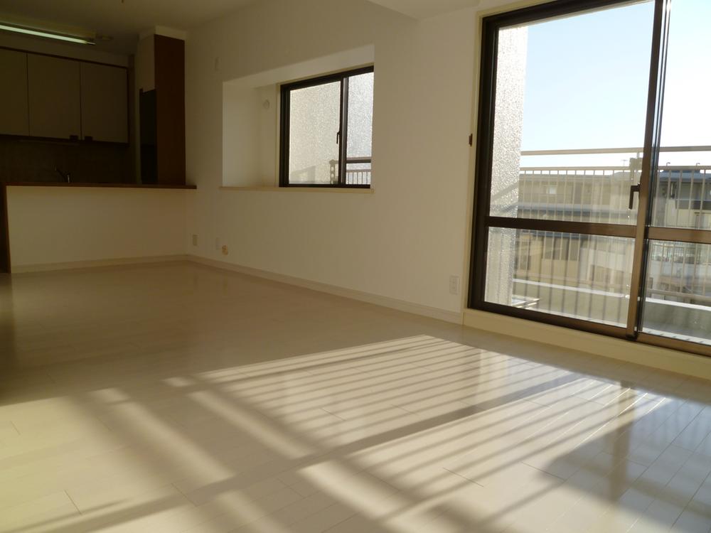 Living. Southwestward ・ About 17.6 Pledge of spacious LDK!