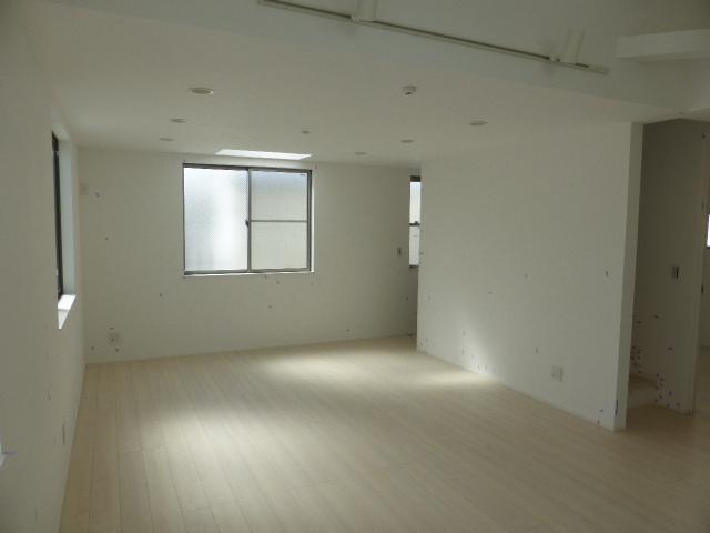 Living. Indoor (10 May 2013) Shooting living Skylight is three places in total. 