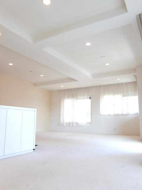 Living. LDK22 Pledge of spacious living! Also, Since the living room is located at the southeast angle, Per yang, View is good.