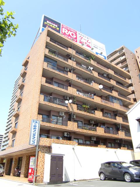 Local appearance photo. Beautiful appearance of the tiled!