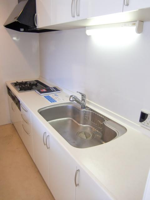 Kitchen. With water purifier, Because there is a counter in the rear, spacious, You can be your.