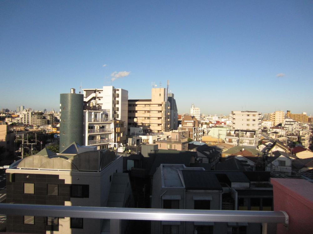 View photos from the dwelling unit. View from the site (October 2013) Shooting