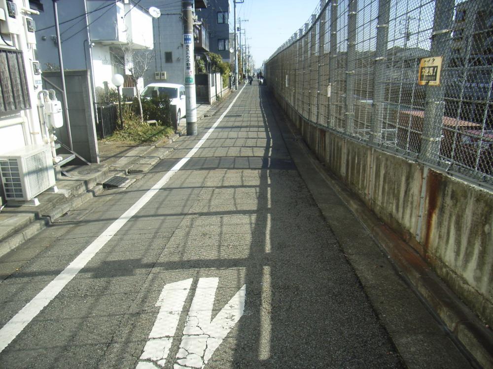 Local photos, including front road. Local (January 2013) Shooting