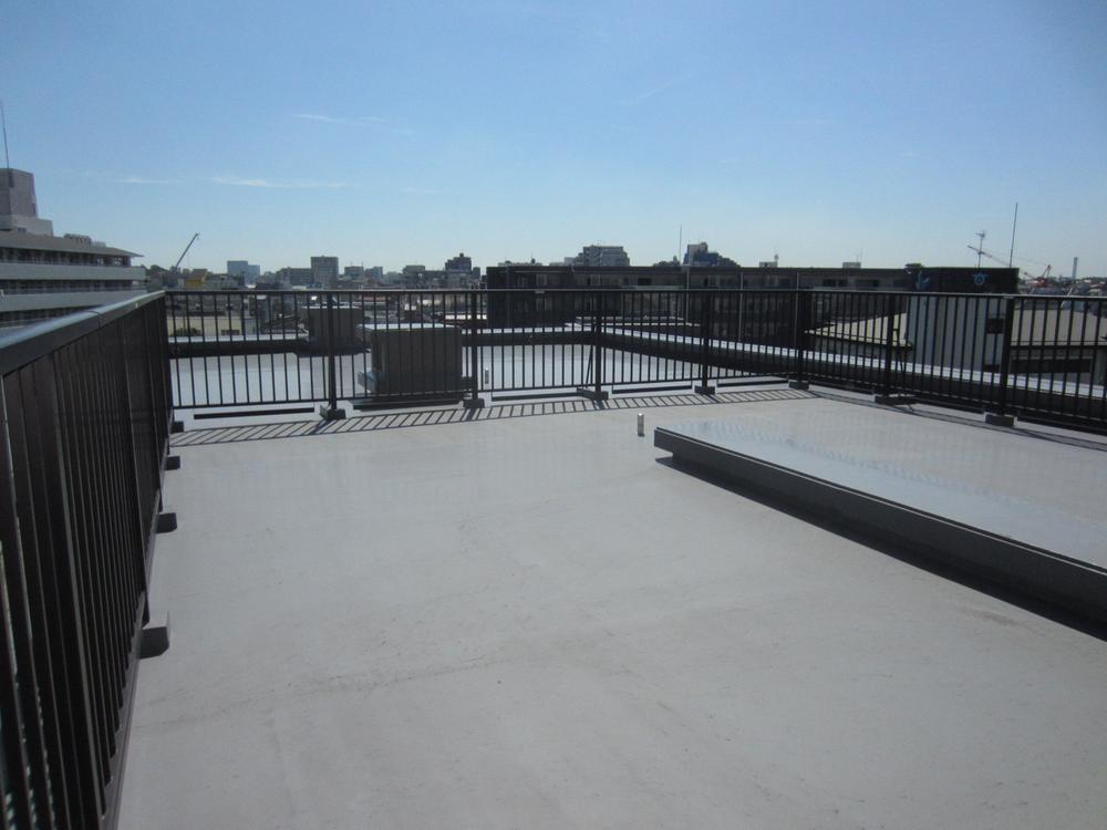 Balcony. Roof balcony (2014 January shooting)