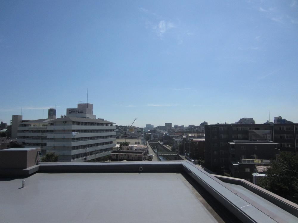 View photos from the dwelling unit. View from the roof balcony (2014 January shooting)