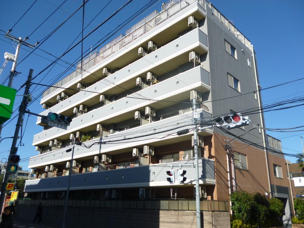 Local appearance photo. Local (12 May 2013) Shooting