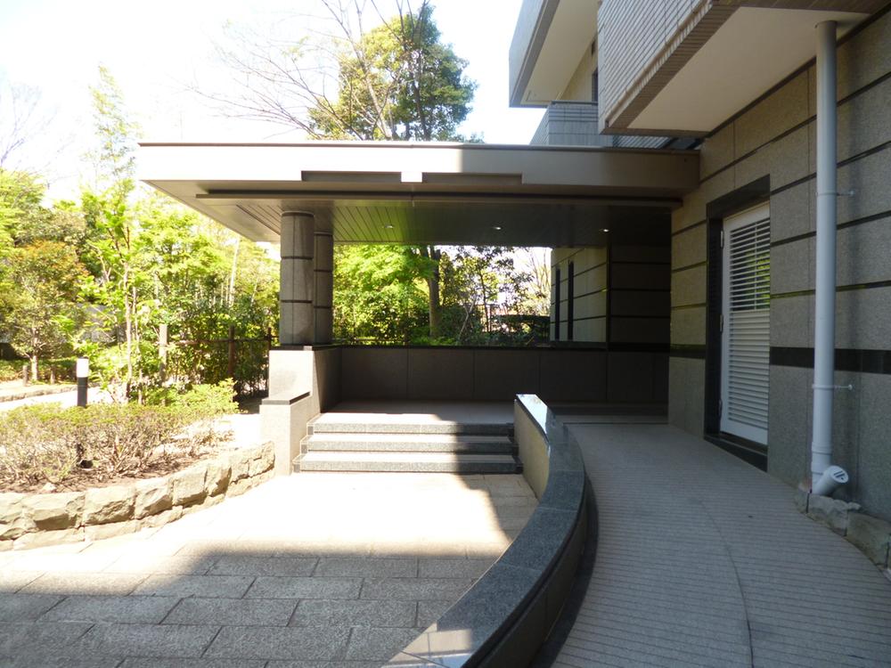 Local appearance photo. Local (04 May 2013) Shooting