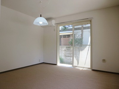 Other room space. Western-style 6 Pledge