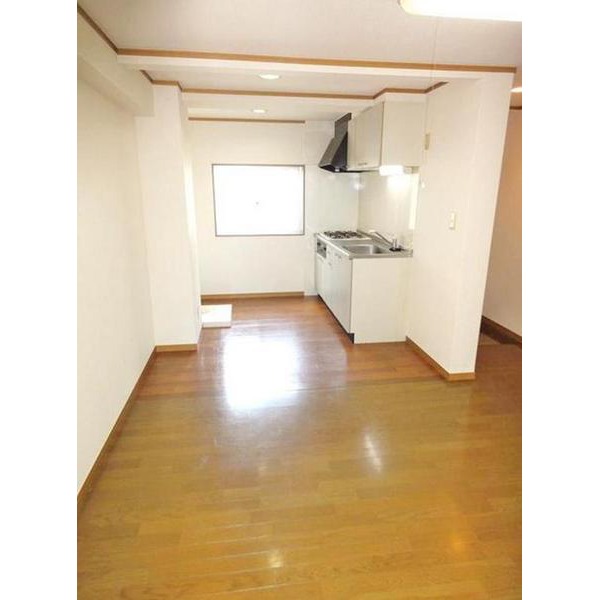 Living and room. LDK is spacious 10 Pledge