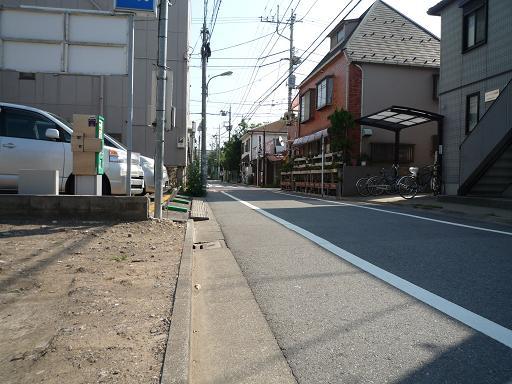 Local photos, including front road. 5.8m road surface