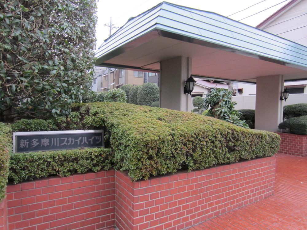 Entrance. Common areas