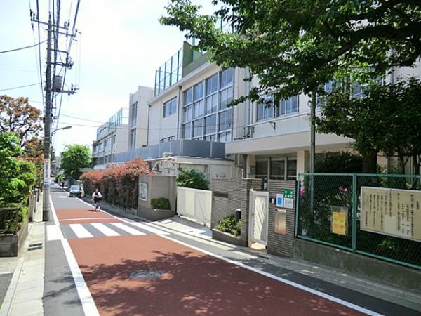 Primary school. Denenchofu until elementary school 870m