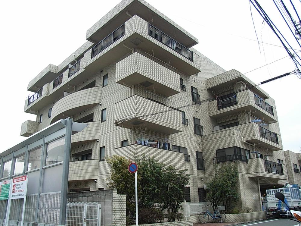 Local appearance photo. Local (12 May 2013) Shooting