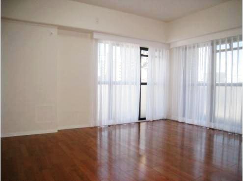 Living. Indoor (12 May 2013) Shooting